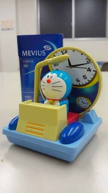 ドラえもん タイムマシンに乗ってユラユラ揺れて走る人形 新品 中古のオークション モバオク
