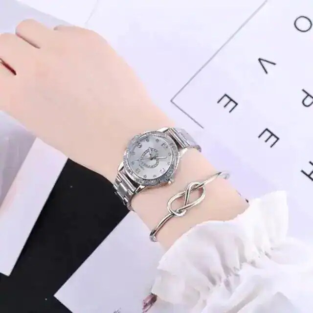 オススメ690円 超人気シンプルデザイン可愛い腕時計シルバー 女性アクセサリー 時計 新品 中古のオークション モバオク オススメ690円 超人気シンプルデザイン可愛い腕時計シルバー 女性アクセサリー 時計 新品 中古のオークション モバオク