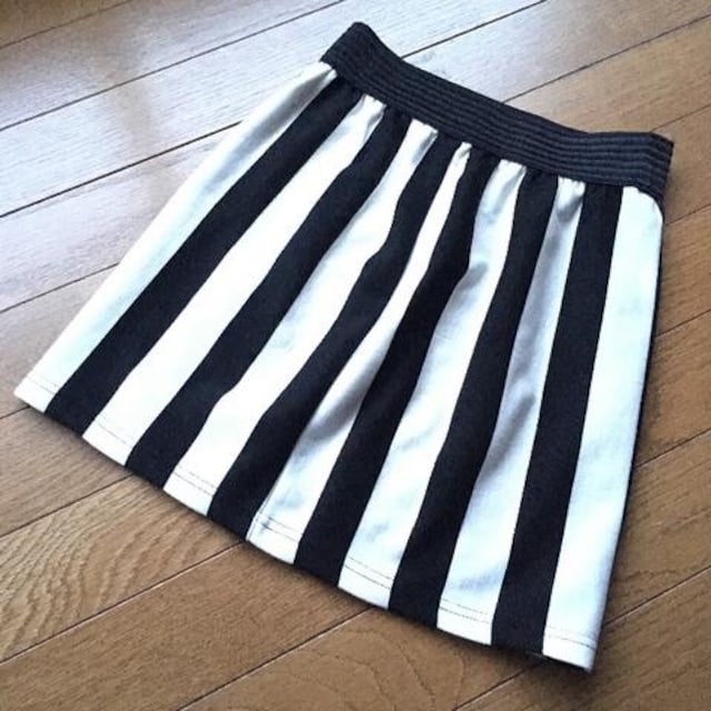白黒ストライプ オシャレなタイトミニスカート M N2m エムズエキサイト Emsexcite 新品 中古のオークション モバオク 白黒ストライプ オシャレなタイトミニスカート M N2m エムズエキサイト Emsexcite 新品 中古のオークション モバオク
