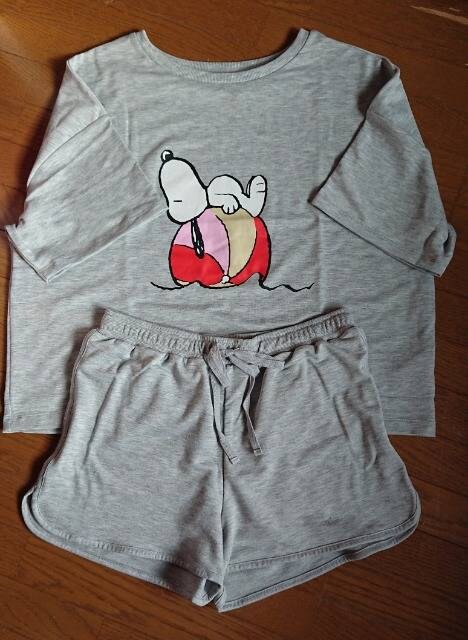 Gu Snoopy スヌーピー セットアップ 上下 グレー m 新品 中古のオークション モバオク Gu Snoopy スヌーピー セットアップ 上下 グレー m 新品 中古のオークション モバオク