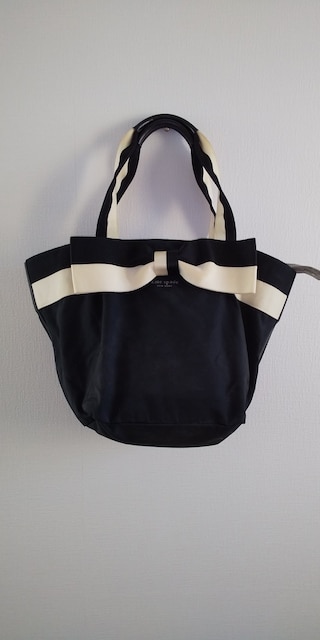 Kate Spade リボンビッグトートバッグ ケイト スペード Kate Spade 新品 中古のオークション モバオク Kate Spade リボンビッグトートバッグ ケイト スペード Kate Spade 新品 中古のオークション モバオク