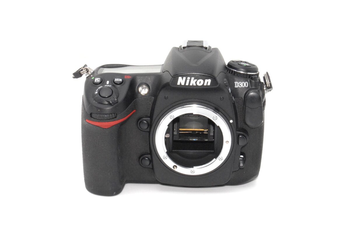 耐久性と高級感を兼ね備えた名機♪Nikon D300 ボディ | 家電/AV | 新品 耐久性と高級感を兼ね備えた名機♪Nikon D300 ボディ | 家電/AV | 新品