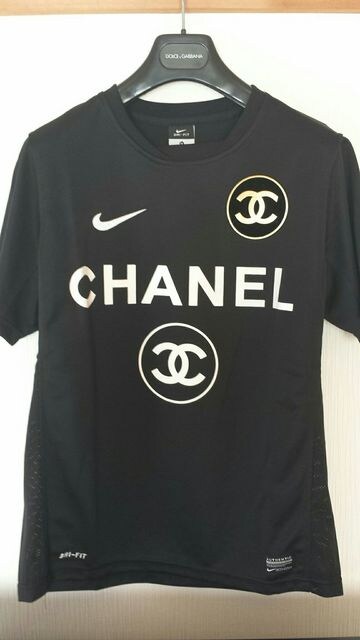 Chanel Nike シャネル ナイキ Coco5 Tシャツ L 黒 新品 中古のオークション モバオク