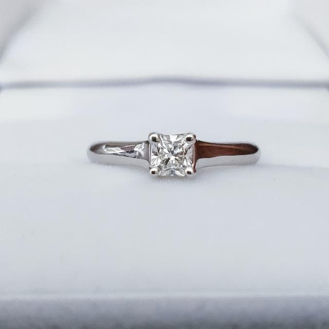 ティファニー ダイヤモンド ルシダ リング Pt950 0.25ct VVS-1