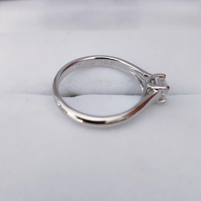 定期入れの ダイヤモンド ティファニー ルシダ vvs-1 0.25ct pt950