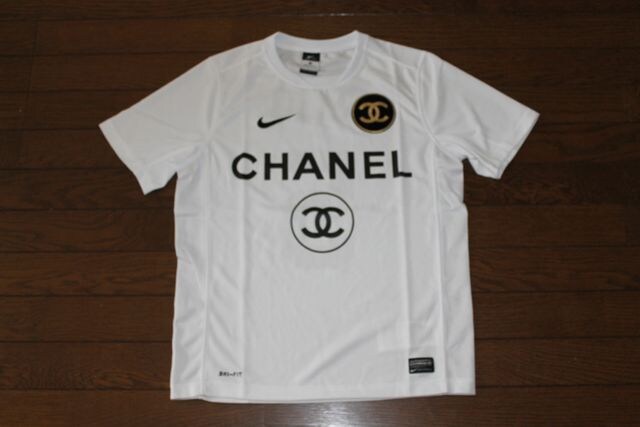 Nike Chanel Tシャツ 白ｍ ナイキ シャネル Coco Evanesce 新品 中古のオークション モバオク