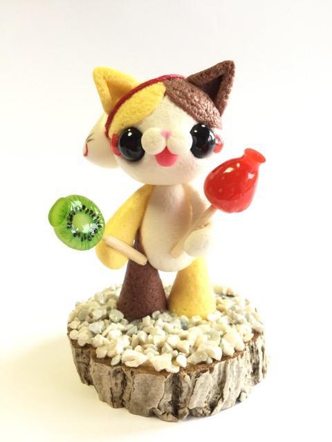 夏祭りを楽しむ三毛猫c*狐のお面・キウイ飴・苺飴*オブジェ  新品 