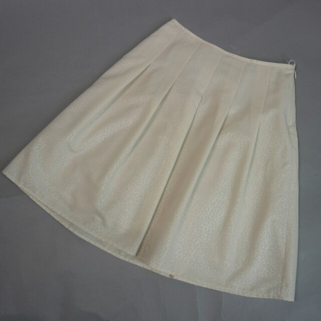 新品 9号 タックフレアー 台形スカート 白 送料込み 女性ファッション 新品 中古のオークション モバオク 新品 9号 タックフレアー 台形スカート 白 送料込み 女性ファッション 新品 中古のオークション モバオク