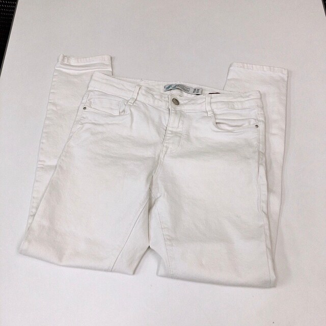 Zara ザラ 定番スキニーデニム ホワイト38 白パンツ シンプルコーデ ザラ Zara 新品 中古のオークション モバオク No Zara ザラ 定番スキニーデニム ホワイト38 白パンツ シンプルコーデ ザラ Zara 新品 中古のオークション モバオク No