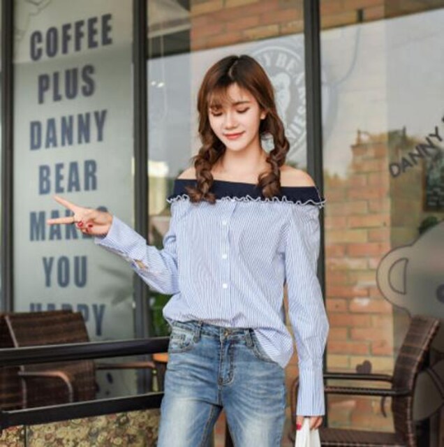 ニットのフリルがかわいいオフショルダー ストライプ 女性ファッション 新品 中古のオークション モバオク No