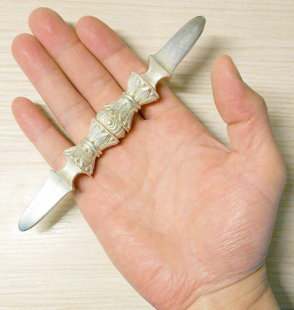 金剛杵A 悪魔祓い 独鈷杵 ヴァジュラ 密教法具 大型 長さ約16.5cm