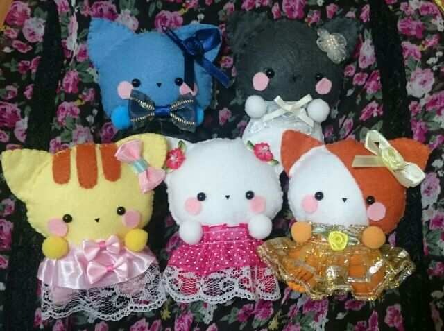 ハンドメイド フェルトマスコット おしゃれネコちゃん 新品 中古のオークション モバオク ハンドメイド フェルトマスコット おしゃれネコちゃん 新品 中古のオークション モバオク