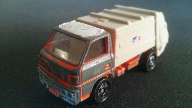 中古ミニカー トミカ 三菱キャンター 丸目4灯 パッカー車 破砕車 ゴミ収集車 新品 中古のオークション モバオク
