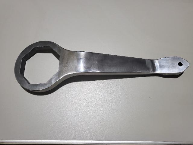 【送料無料/即納】  フォルテクス ワイヤーホイール用レンチ 旧車 センターロック タイヤ・ホイール