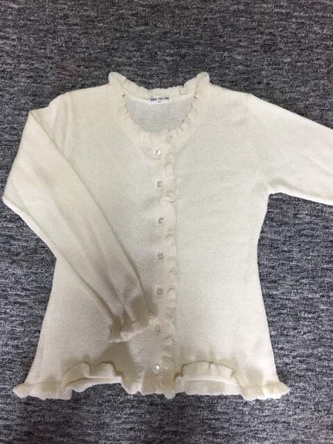 縁のフリフリが可愛い ざっくり柔らか長袖白カーディガン 日本製 女性ファッション 新品 中古のオークション モバオク 縁のフリフリが可愛い ざっくり柔らか長袖白カーディガン 日本製 女性ファッション 新品 中古のオークション モバオク
