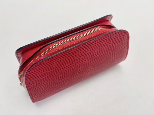 H244 極美品 ルイヴィトン エピ 化粧ポーチ コスメバッグ 小物入れ