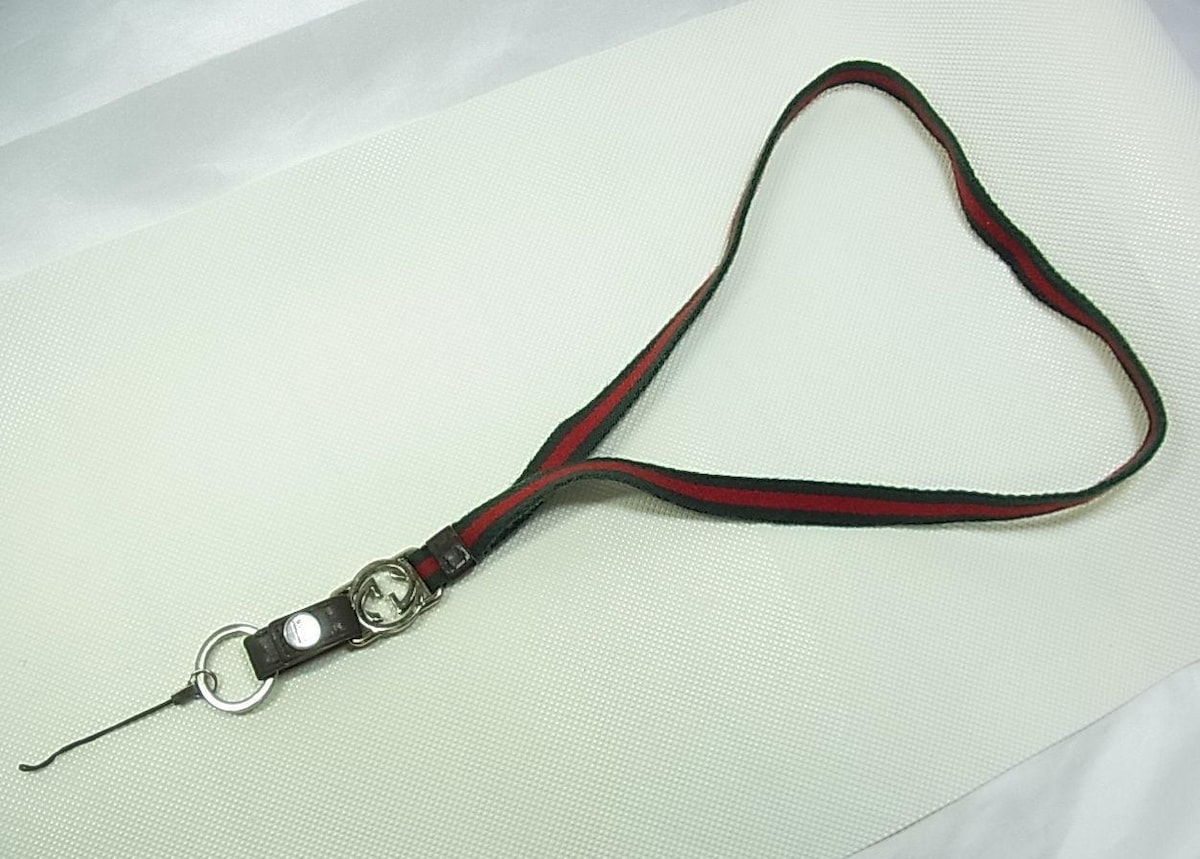 GUCCI グッチ ネック ストラップ GG 115278 214351 ブラウン