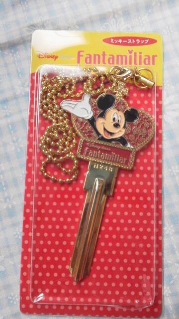 自宅の鍵に ミッキー鍵ストラップ ディズニーストア非売品 新品 中古のオークション モバオク 自宅の鍵に ミッキー鍵ストラップ ディズニーストア非売品 新品 中古のオークション モバオク
