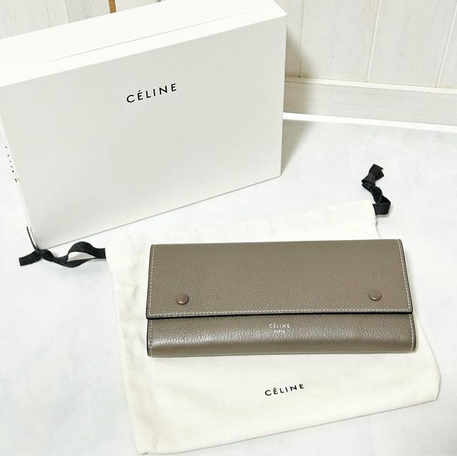 CELINE ラージフラップマルチファンクション 長財布 プレゼント