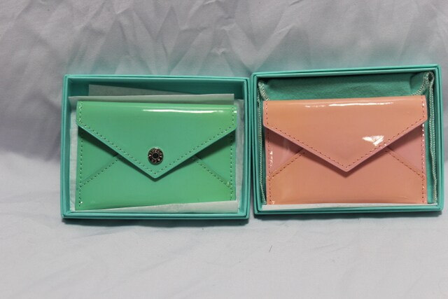 Tiffany Co ティファニー 名刺ケース コインケース ペアセット 中古鑑定済商品 ティファニー Tiffany Co 新品 中古のオークション モバオク Tiffany Co ティファニー 名刺ケース コインケース ペアセット 中古鑑定済商品 ティファニー Tiffany Co 新品 中古のオークション モバオク