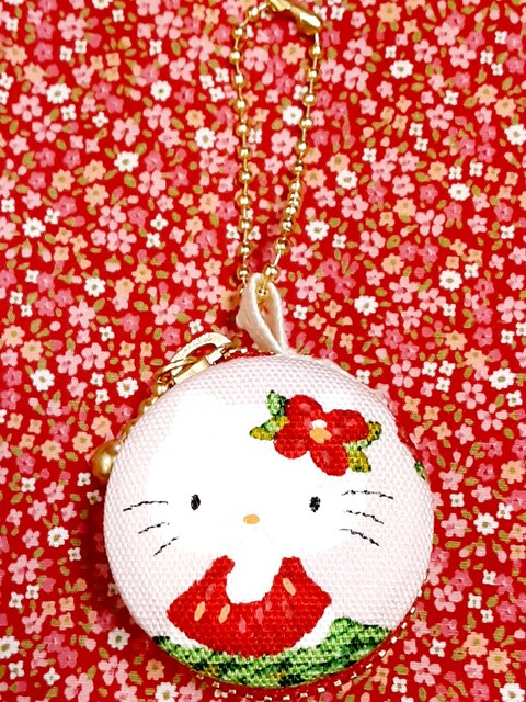 キティちゃん いちご柄のお洋服 マカロンポーチ ハンドメイド おもちゃ 新品 中古のオークション モバオク キティちゃん いちご柄のお洋服 マカロンポーチ ハンドメイド おもちゃ 新品 中古のオークション モバオク