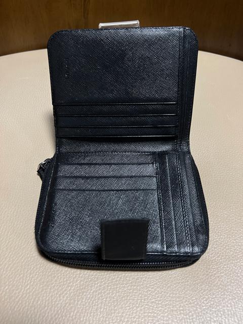 極美品☆PRADA☆三角ロゴ☆ナイロン・ラウンドファスナー☆二つ折り ...