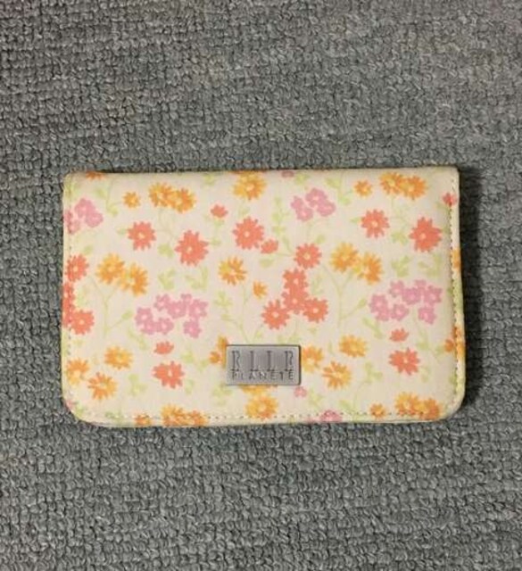 Elle エル パスケース カードケース 花柄 フラワー 高橋愛 新品 中古のオークション モバオク Elle エル パスケース カードケース 花柄 フラワー 高橋愛 新品 中古のオークション モバオク