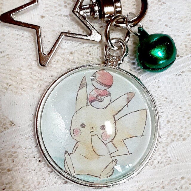 ポケモン ピカチュウ キーホルダー 2 5cmガラスカボション ハンドメイド 新品 中古のオークション モバオク