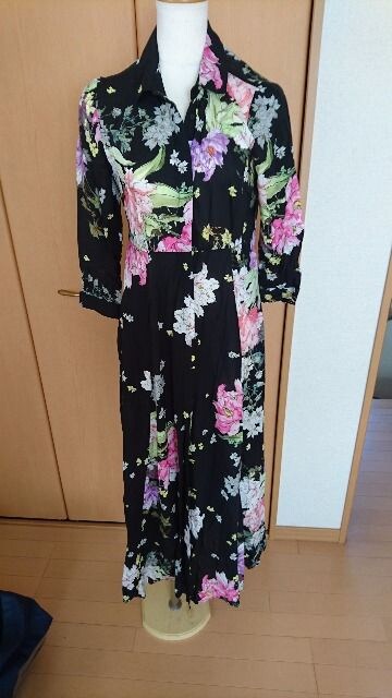 Zara 今季前開き花柄マキシワンピース 新品 中古のオークション モバオク Zara 今季前開き花柄マキシワンピース 新品 中古のオークション モバオク