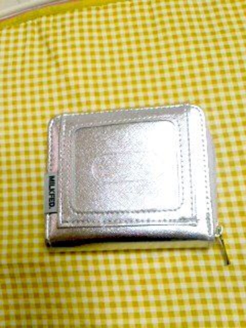 Milkfed ミルクフェド スヌーピー ２つ折り財布 付録 限定出品 新品 中古のオークション モバオク