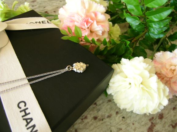 ☆正規品☆CHANEL☆ リーフモチーフ ネックレス☆シルバー | シャネル ☆正規品☆CHANEL☆ リーフモチーフ ネックレス☆シルバー | シャネル