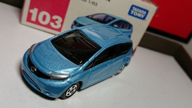 赤箱トミカ103 日産ノート 新品 中古のオークション モバオク 赤箱トミカ103 日産ノート 新品 中古のオークション モバオク