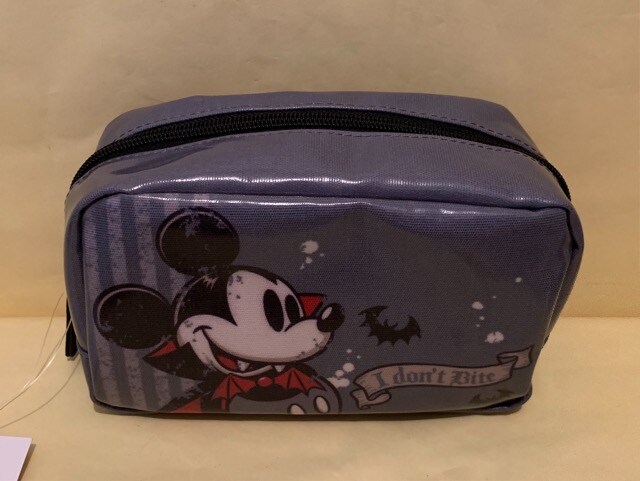 Tdr ディズニーリゾート ポーチ ドラキュラ ミッキー ミニー 新品 中古のオークション モバオク Tdr ディズニーリゾート ポーチ ドラキュラ ミッキー ミニー 新品 中古のオークション モバオク
