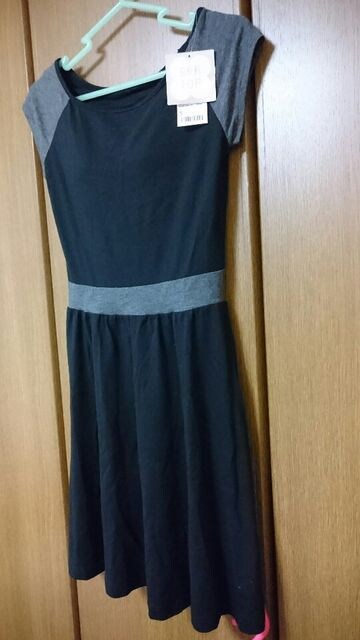 Uniqlo ブラトップ ブラワンピース 膝丈 黒 グレー ｓ 新品 中古のオークション モバオク
