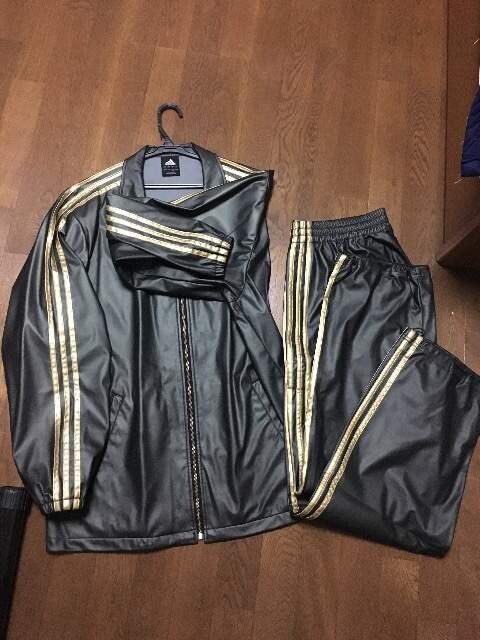 黒金 アディダスジャージセットアップ上下 ナイロン加工 Xl Xxl 新品 中古のオークション モバオク 黒金 アディダスジャージセットアップ上下 ナイロン加工 Xl Xxl 新品 中古のオークション モバオク