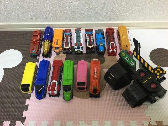 トッキュウジャー 変身ブレス 列車セット 新品 中古のオークション モバオク トッキュウジャー 変身ブレス 列車セット 新品 中古のオークション モバオク