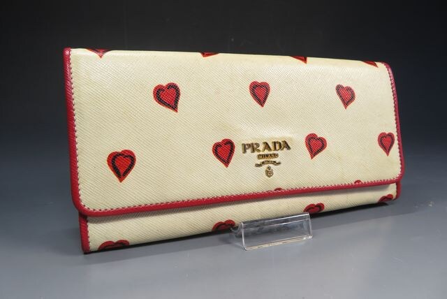 Prada プラダ 長財布 札 カード入れ ハート柄 新品 中古のオークション モバオク