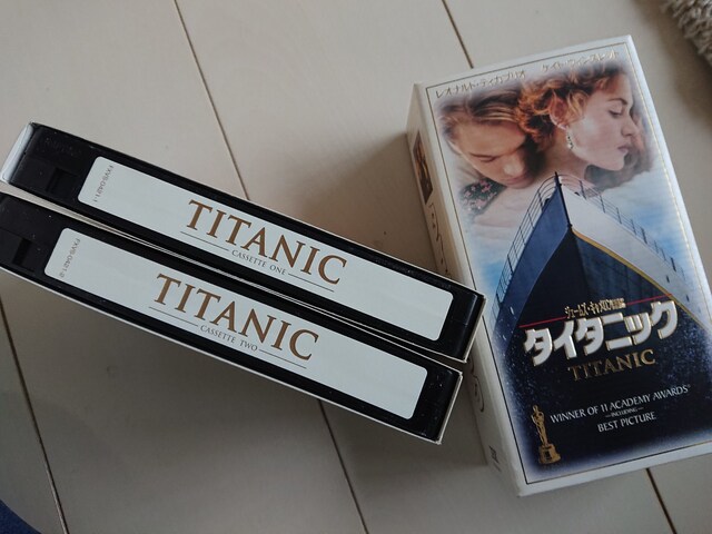 名作映画タイタニック Vhs 2巻組 ビデオ Cd Dvd ビデオ 新品 中古のオークション モバオク