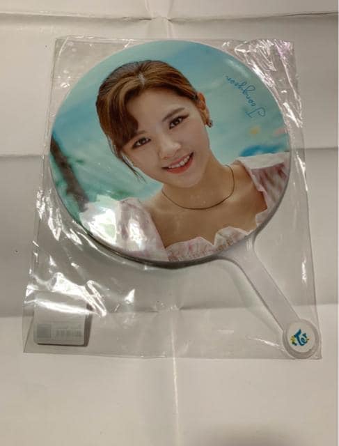 TWICE ジョンヨン　うちわ23枚まとめ売り TWICE ジョンヨン うちわ 4TH WORLD TOUR III - メルカリ