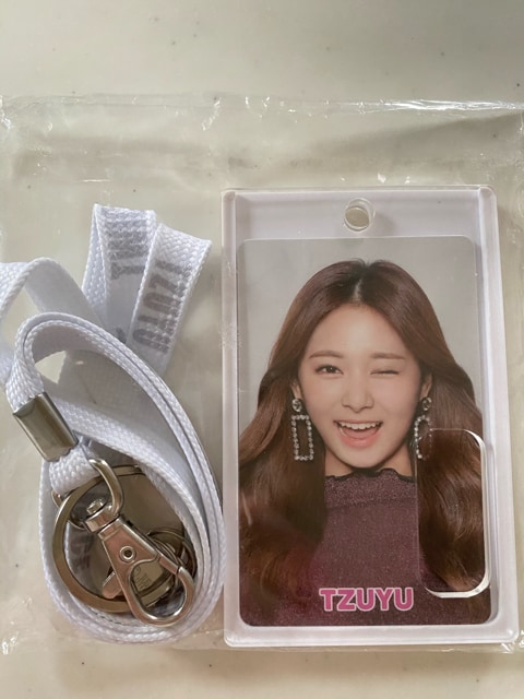 Twice ツウィ Icカードケース トレカ タレントグッズ 新品 中古のオークション モバオク No Twice ツウィ Icカードケース トレカ タレントグッズ 新品 中古のオークション モバオク No