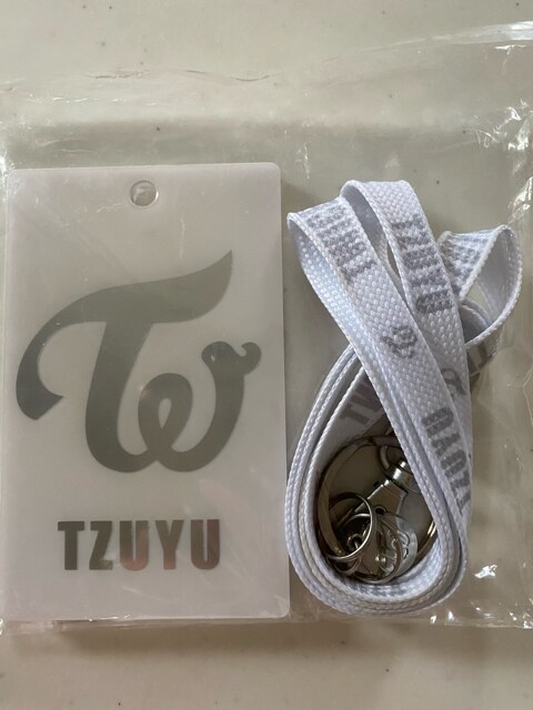 Twice ツウィ Icカードケース トレカ タレントグッズ 新品 中古のオークション モバオク No Twice ツウィ Icカードケース トレカ タレントグッズ 新品 中古のオークション モバオク No