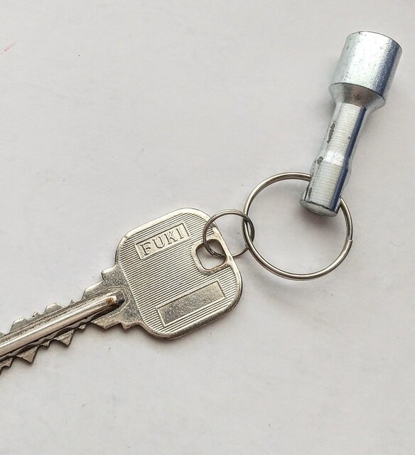 強力磁石 キーホルダー 単体1個 ドアーや金属部分にkeepできます 男性ファッション 新品 中古のオークション モバオク 強力磁石 キーホルダー 単体1個 ドアーや金属部分にkeepできます 男性ファッション 新品 中古のオークション モバオク
