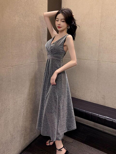 良質 ふんわり 肩ゴールドチェーン仕様 Vネック カシュクール Aラインフレア ロングワンピース シルバーブラック ドレス 女性ファッション 新品 中古のオークション モバオク No 良質 ふんわり 肩ゴールドチェーン仕様 Vネック カシュクール Aラインフレア ロングワンピース シルバーブラック ドレス 女性ファッション 新品 中古のオークション モバオク No