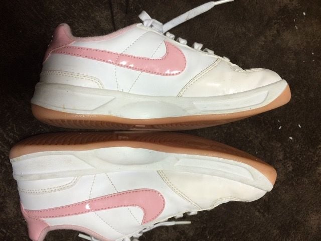 ナイキ スニーカー 23 5 白 ピンク Nike 新品 中古のオークション モバオク